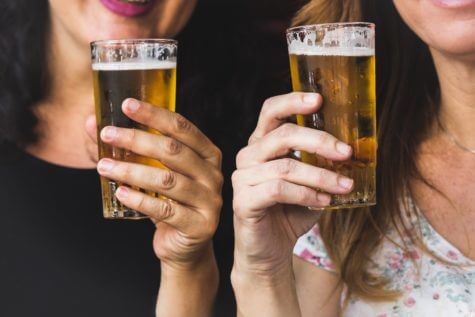 Women drinking beer