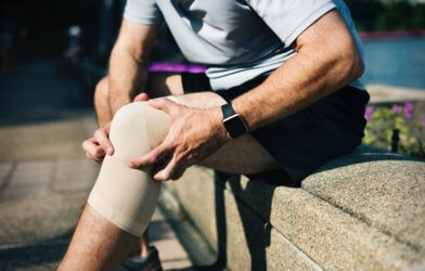 Man with knee injury
