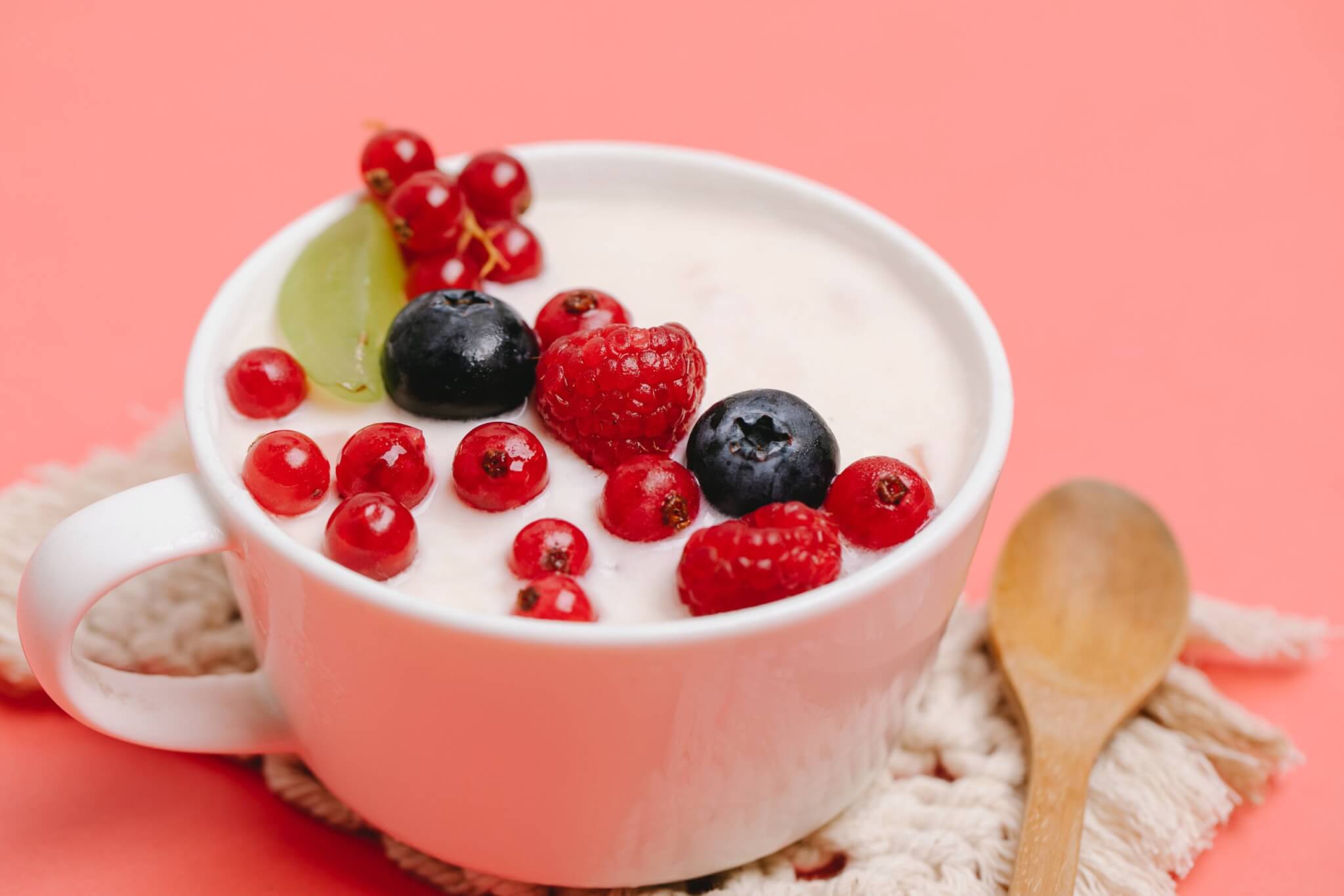 5 Health Benefits From Eating Yogurt Regularly, According To Science